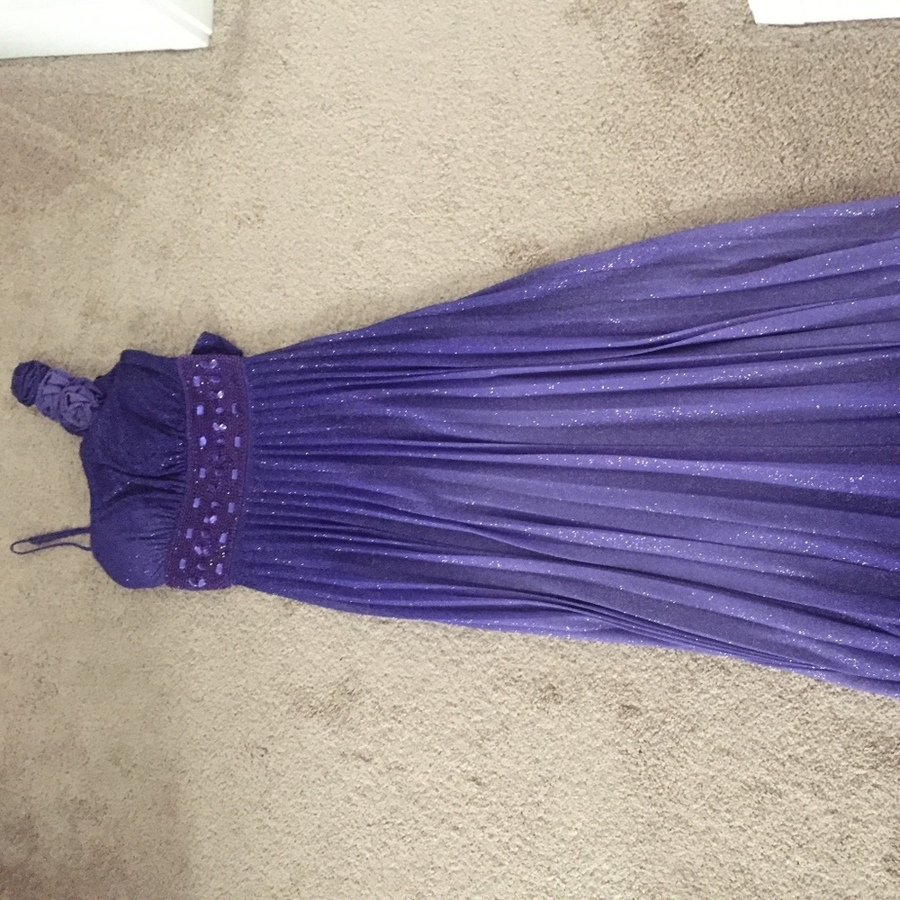 Selling a purple prom dress! Size small